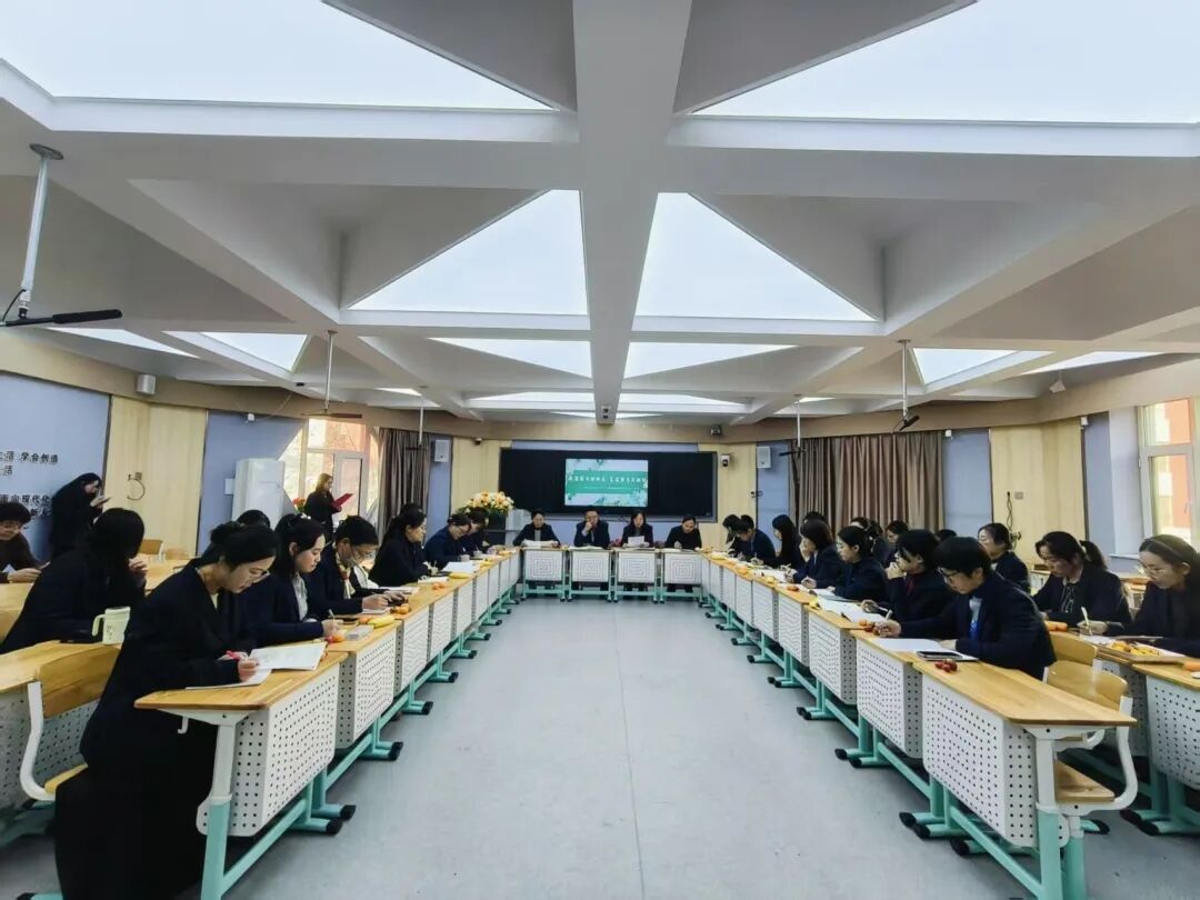 立小•教研】秋光为序 共赴新程|期中教育教学总结会