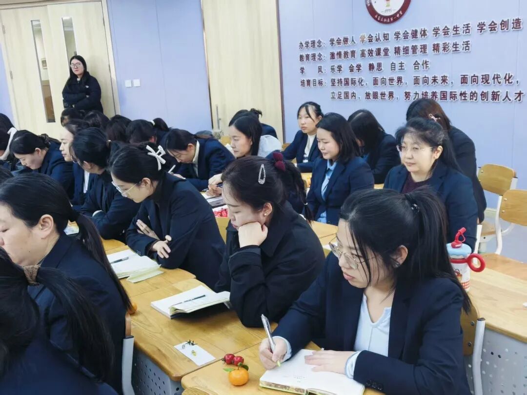 立小•教研】秋光为序 共赴新程|期中教育教学总结会