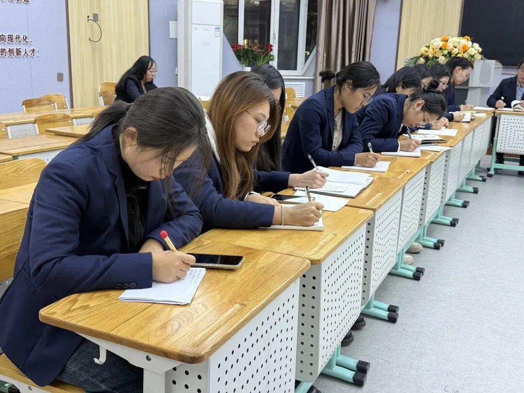 立小•教研】秋光为序 共赴新程|期中教育教学总结会