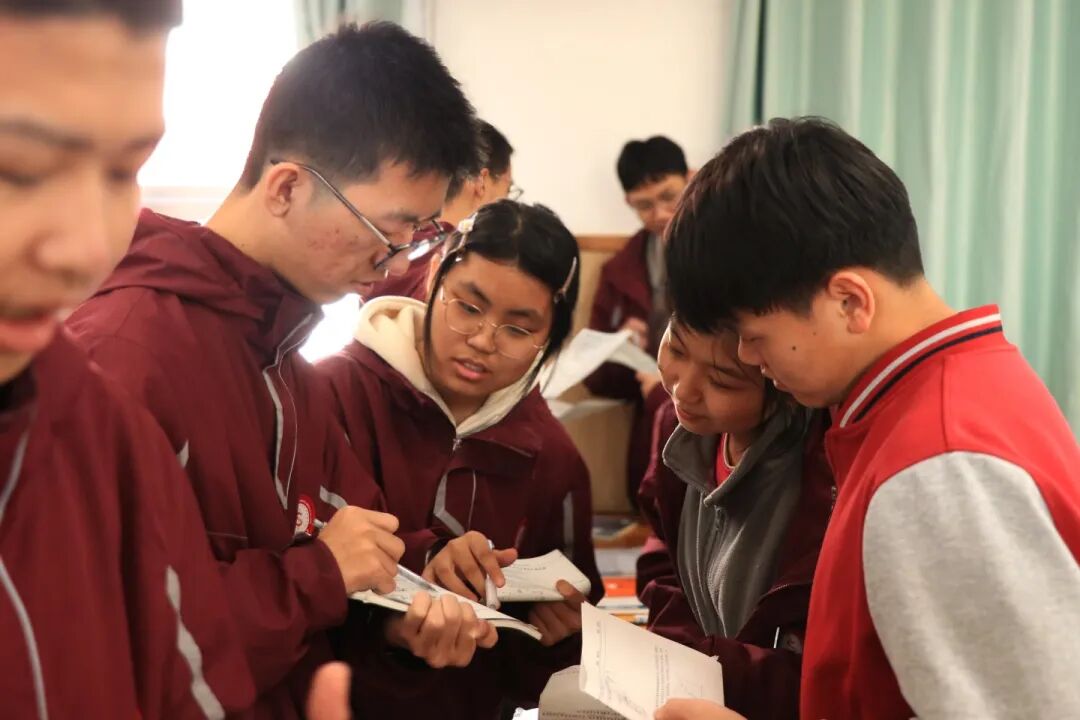 嗨！介绍一下，这是我的校园搭子！