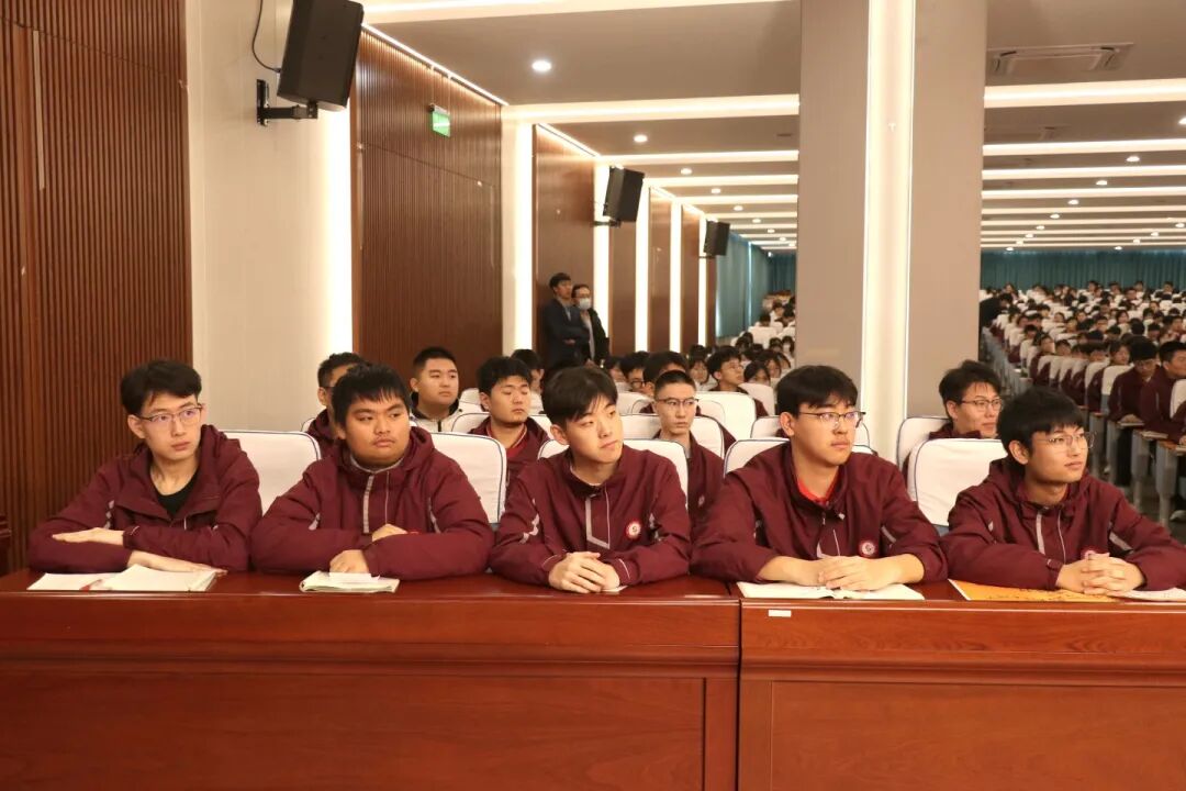 法治进校园 护航青春不“欺凌”丨我校开展法制教育专题讲座