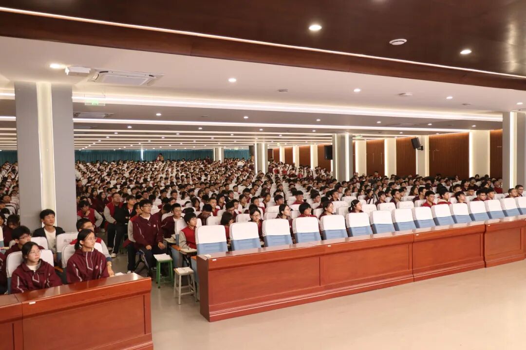 法治进校园 护航青春不“欺凌”丨我校开展法制教育专题讲座