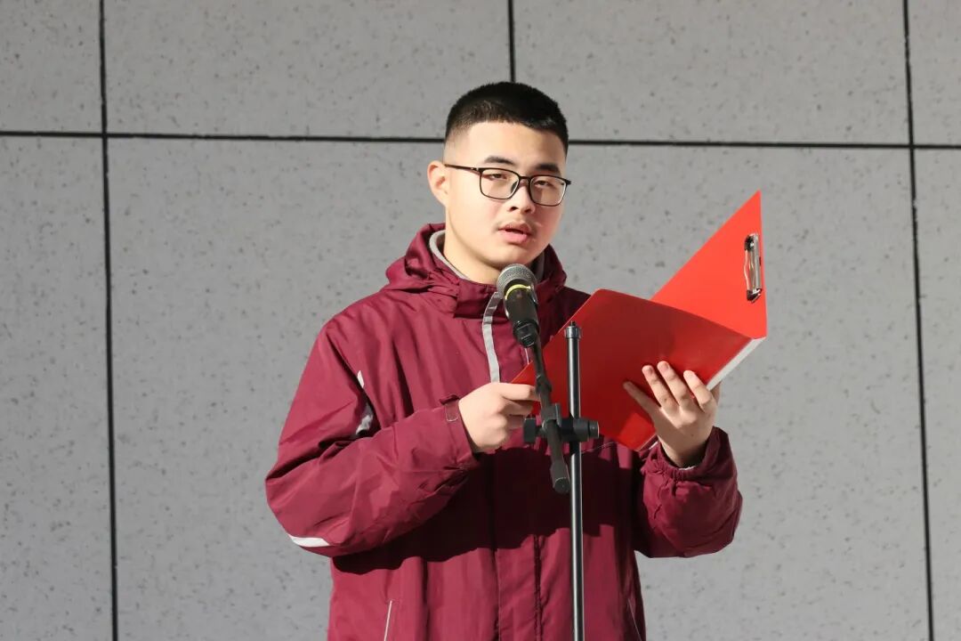 以国之名寄哀思 以史为鉴砺初心｜私立一中举行国家公祭日主题升旗仪式