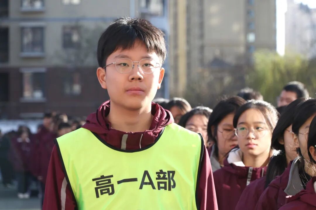 以国之名寄哀思 以史为鉴砺初心｜私立一中举行国家公祭日主题升旗仪式