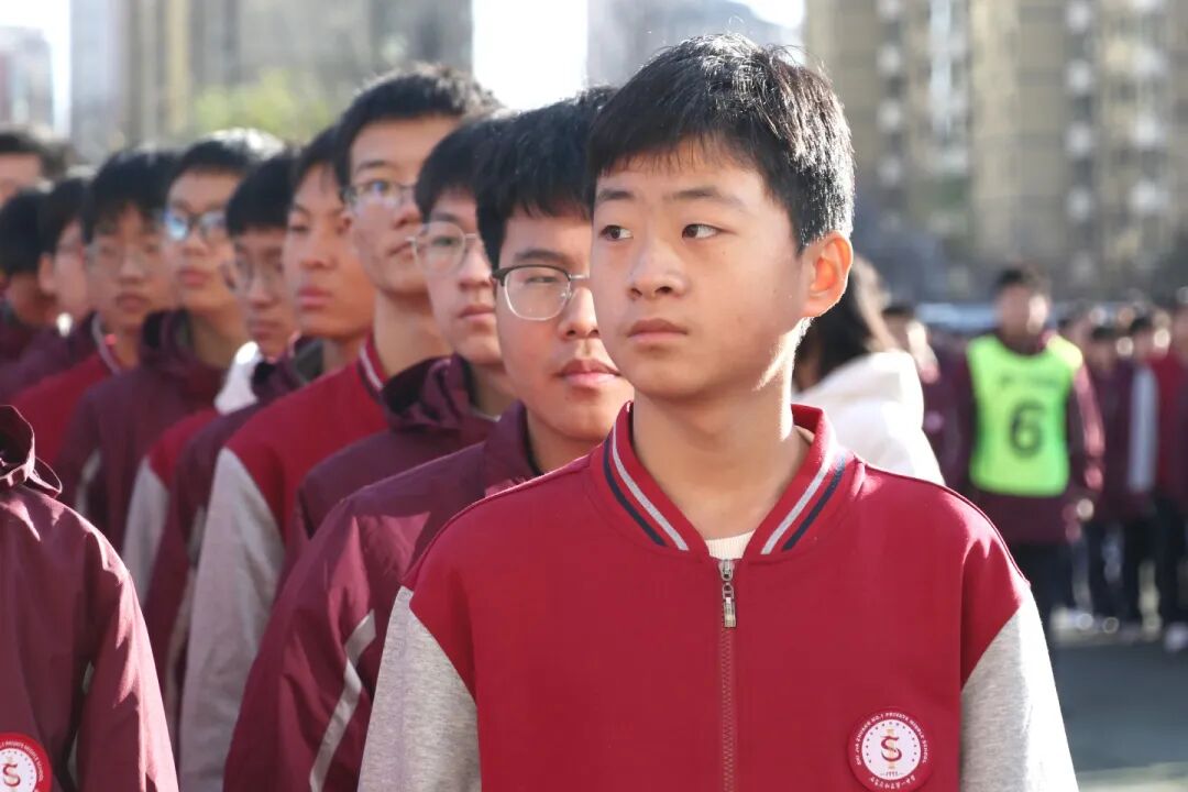 以国之名寄哀思 以史为鉴砺初心｜私立一中举行国家公祭日主题升旗仪式