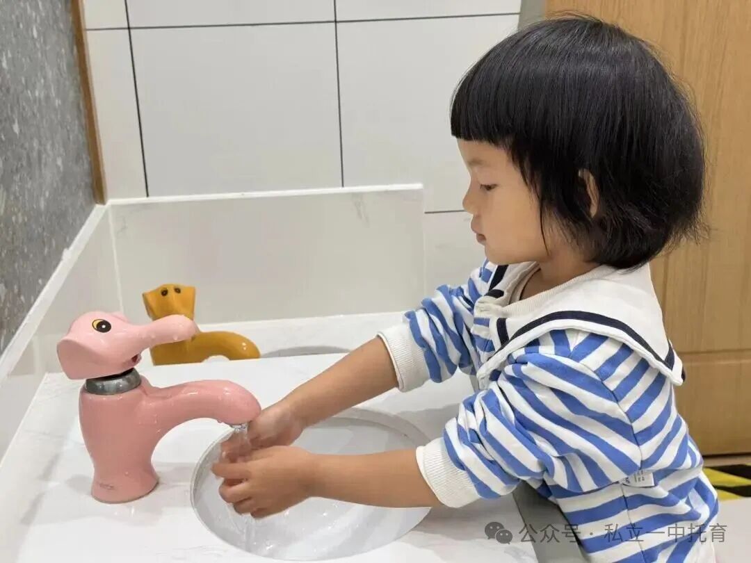 托育冬季健康指南，守护萌娃温暖过冬