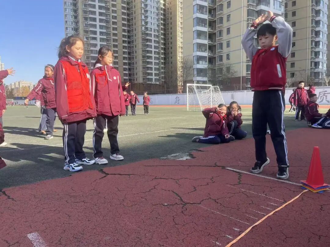 【立小•体育】运动相伴暖冬日 亲子携手向未来｜立小冬季三跳一拔对抗赛纪实
