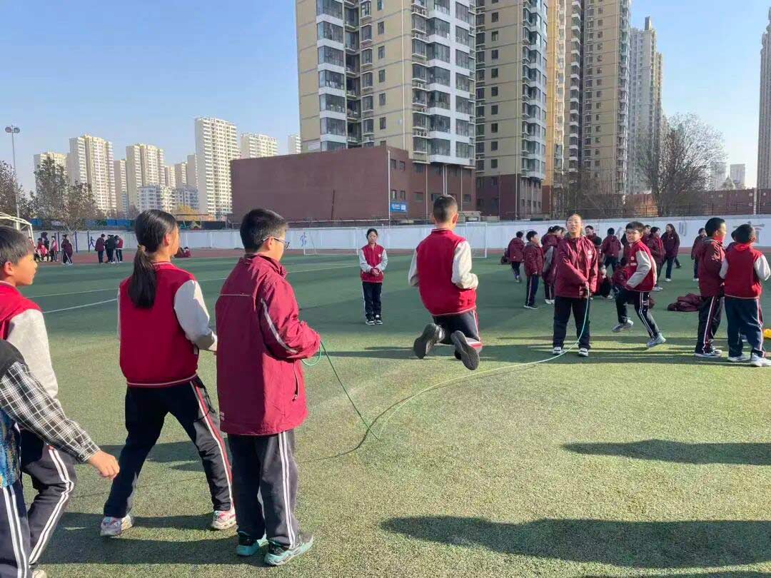 【立小•体育】运动相伴暖冬日 亲子携手向未来｜立小冬季三跳一拔对抗赛纪实