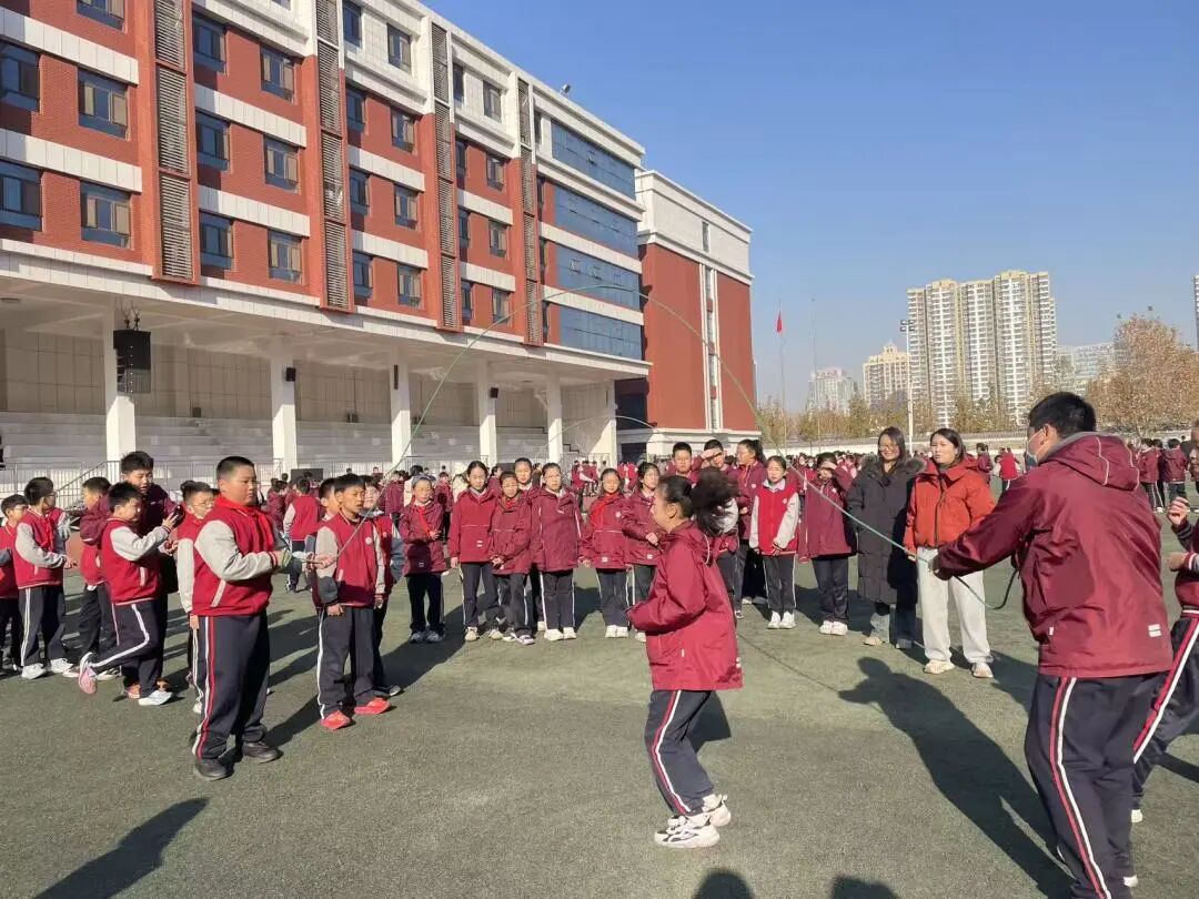 【立小•体育】运动相伴暖冬日 亲子携手向未来｜立小冬季三跳一拔对抗赛纪实