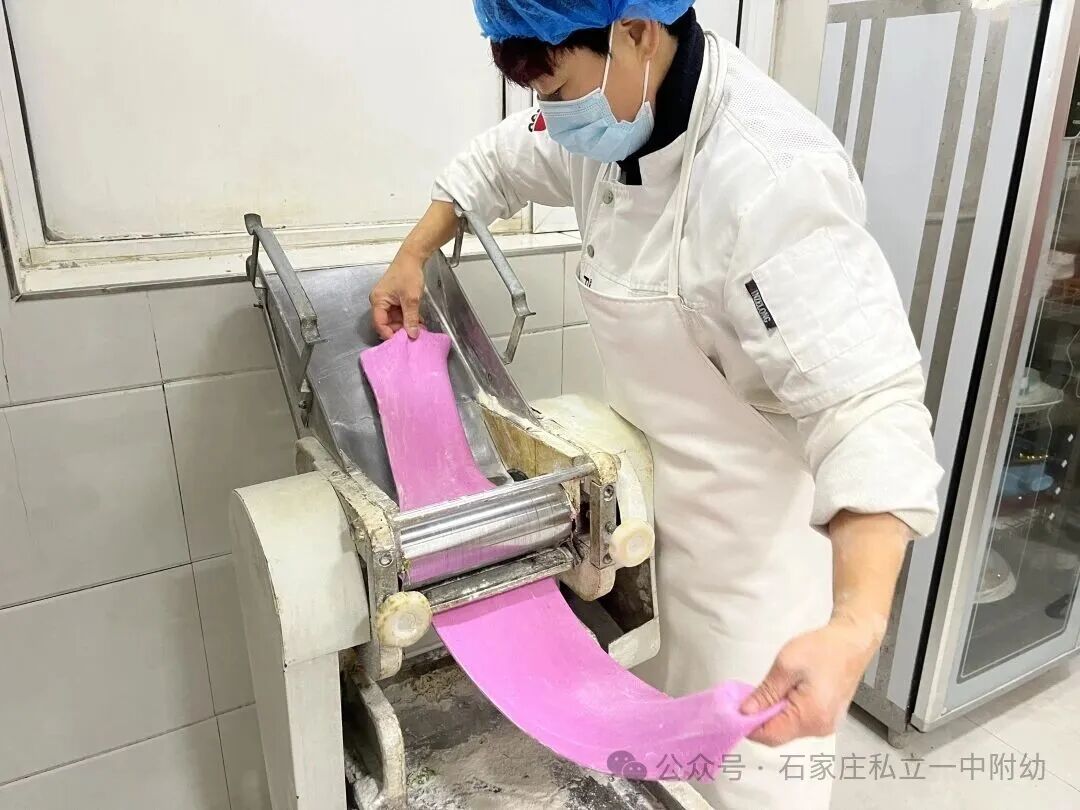 【私立一中幼儿园】冬至吃饺子啦！