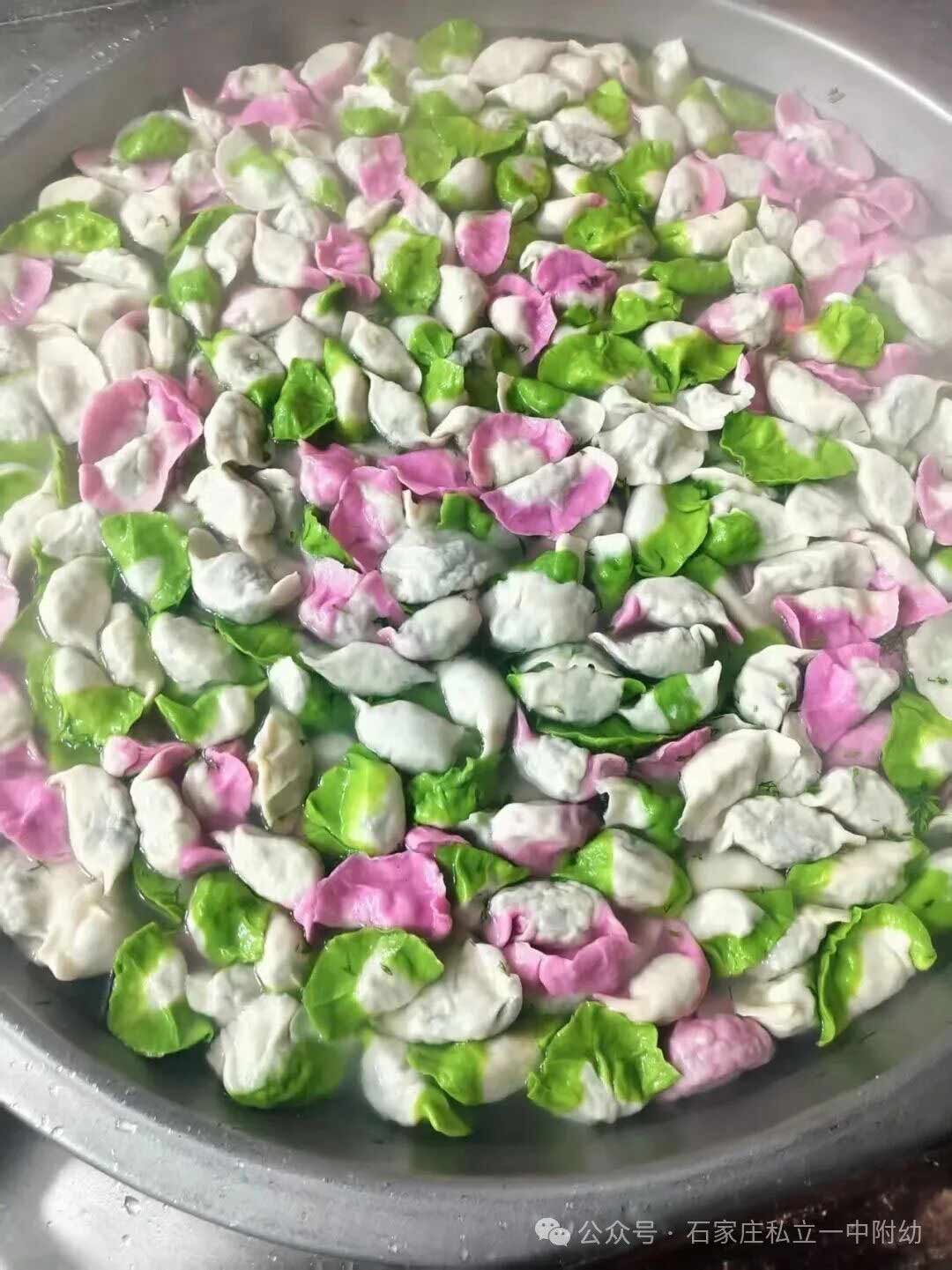 【私立一中幼儿园】冬至吃饺子啦！