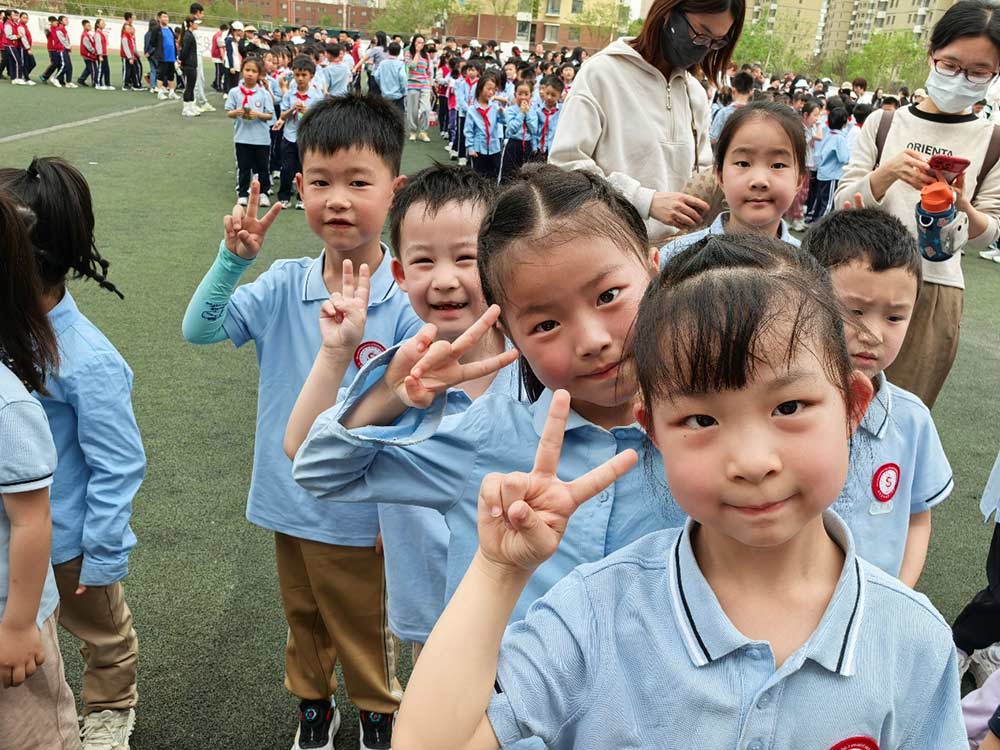 阳光体育节：童年跃动，梦想启航