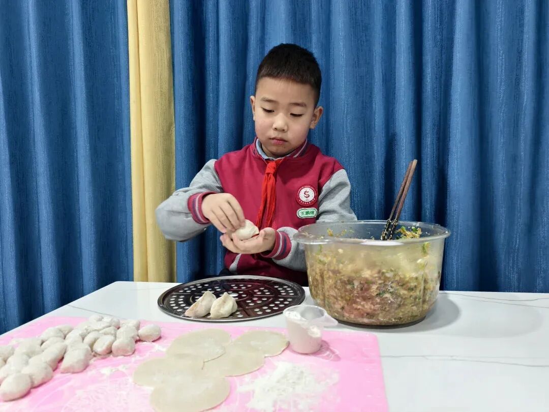 【立小•劳育】除了知识，我们更想教给孩子这些……｜劳育节的温暖与收获纪实