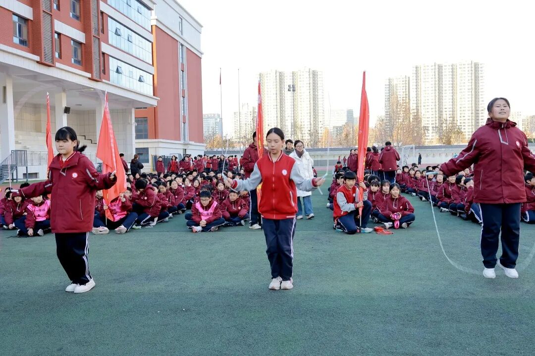 跃动青春,绳采飞扬! 私立一中初一跳绳赛见证速度与团结的荣光