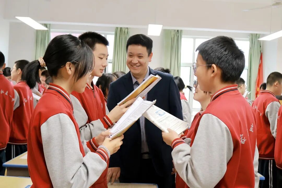 逐光而行循道远，专家引领助远航 | 市教科所专家团队莅临私立一中