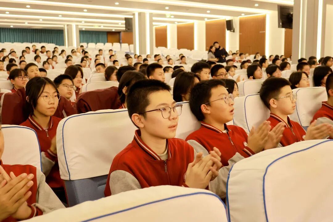 以歌声为翼，赴青春之约 | 私立一中初二年级合唱比赛