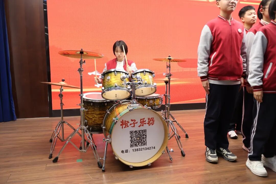 以歌声为翼，赴青春之约 | 私立一中初二年级合唱比赛