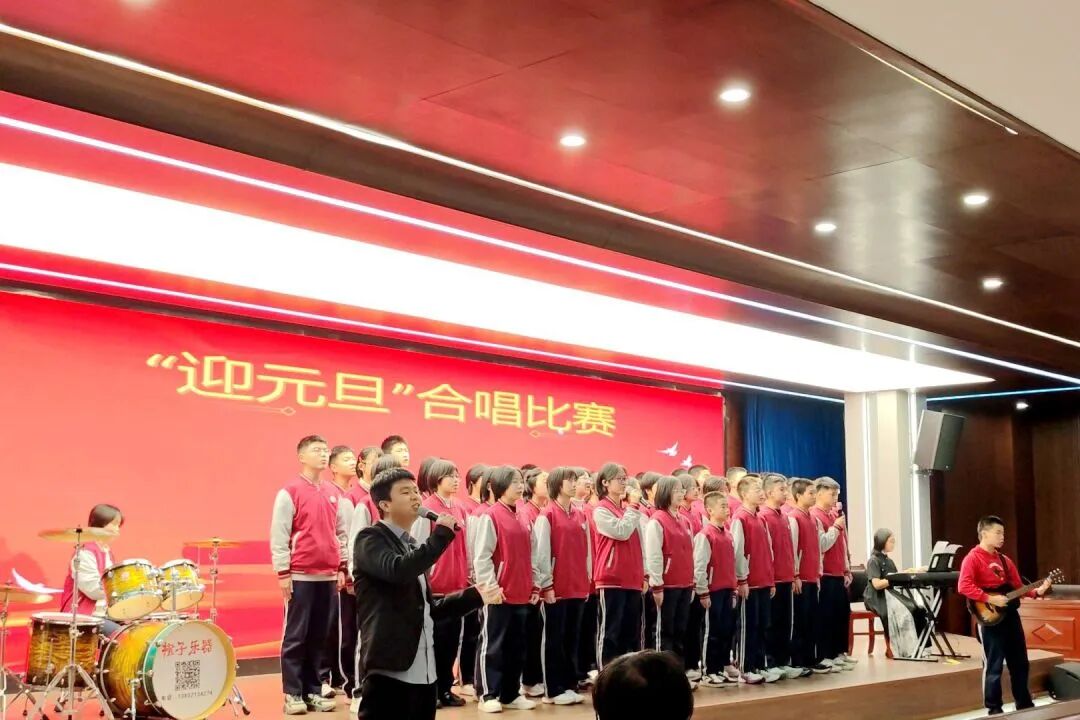 以歌声为翼，赴青春之约 | 私立一中初二年级合唱比赛