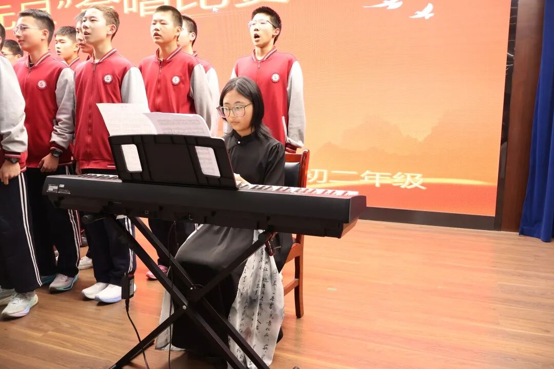 以歌声为翼，赴青春之约 | 私立一中初二年级合唱比赛