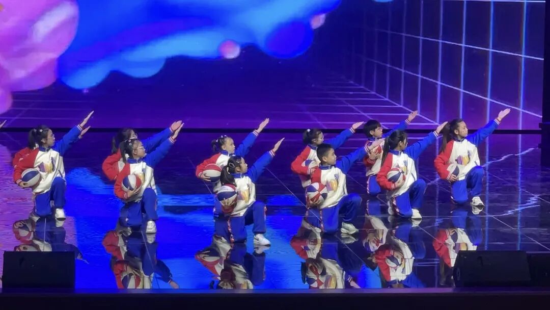 政校社联动，童心颂新年：这场联欢会不一般！