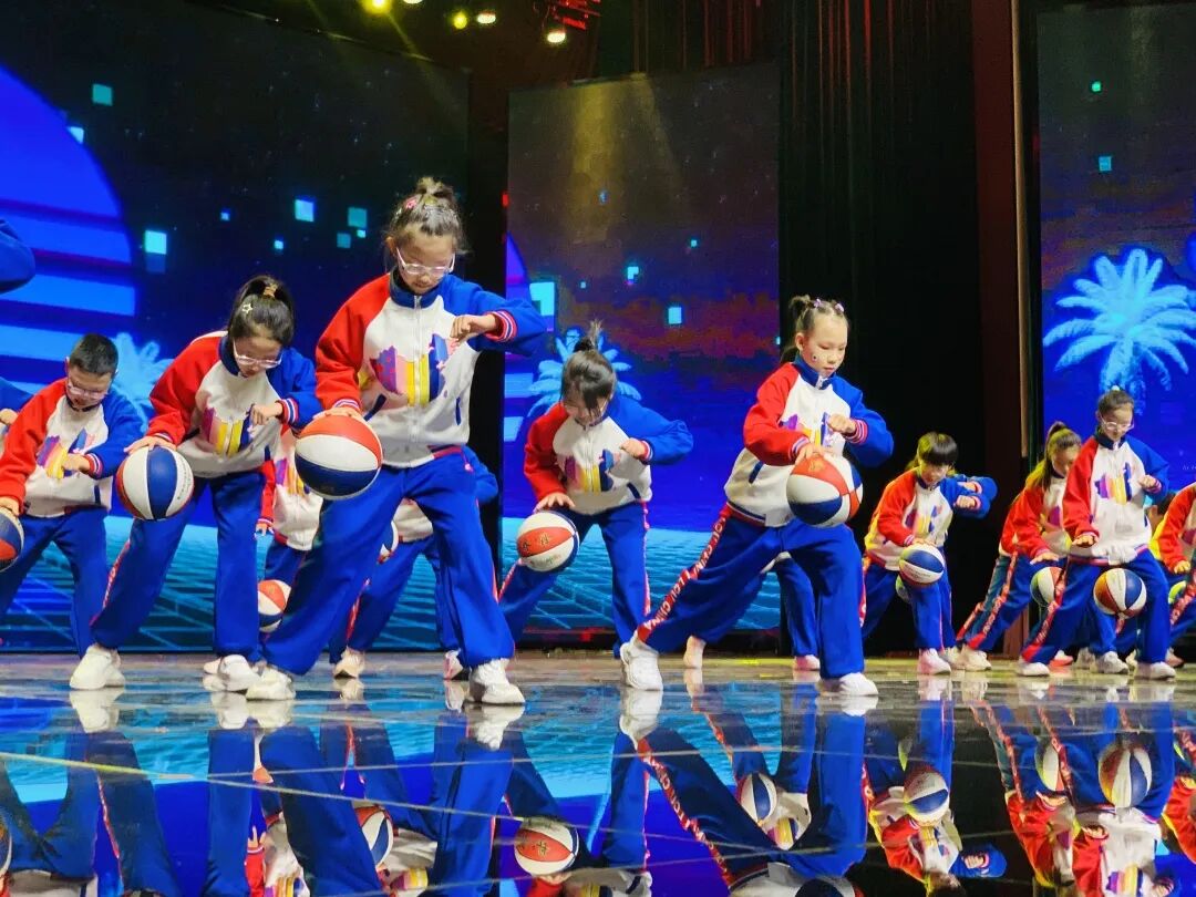 政校社联动，童心颂新年：这场联欢会不一般！