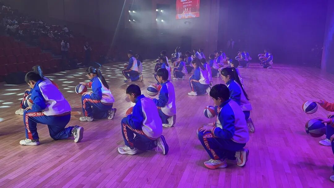 政校社联动，童心颂新年：这场联欢会不一般！