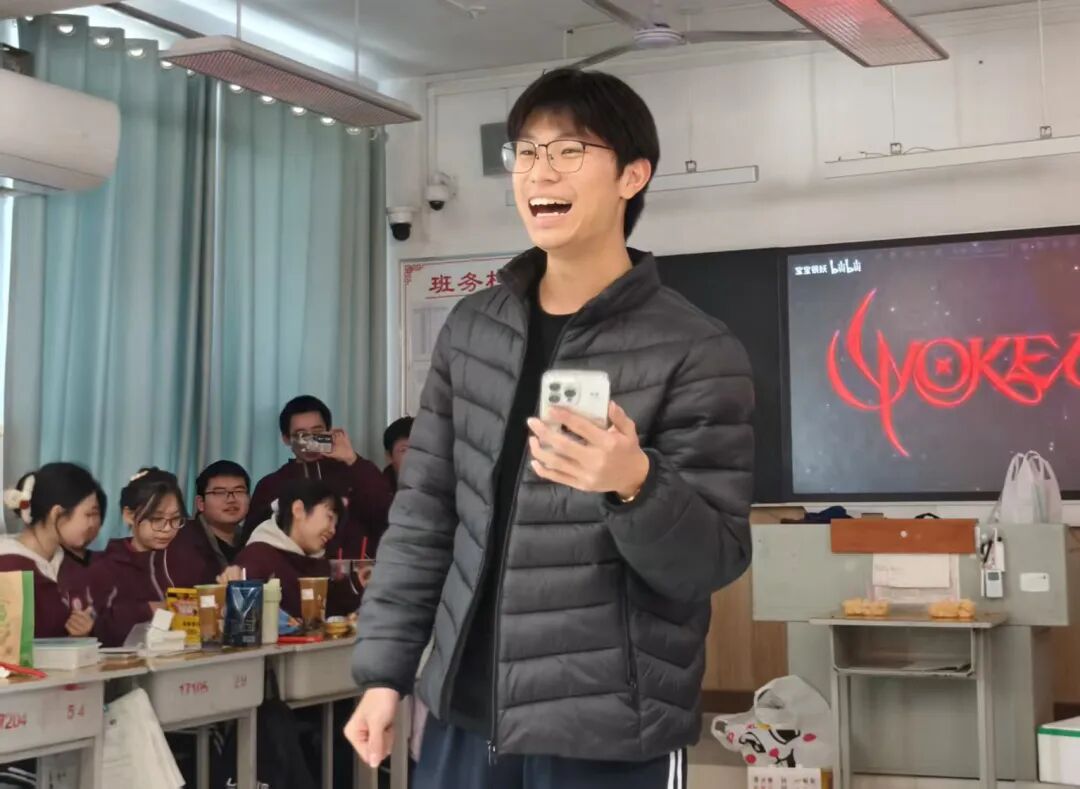 元旦狂欢，岁末教室里的诗与歌丨私立一中学生元旦联欢活动温情举行