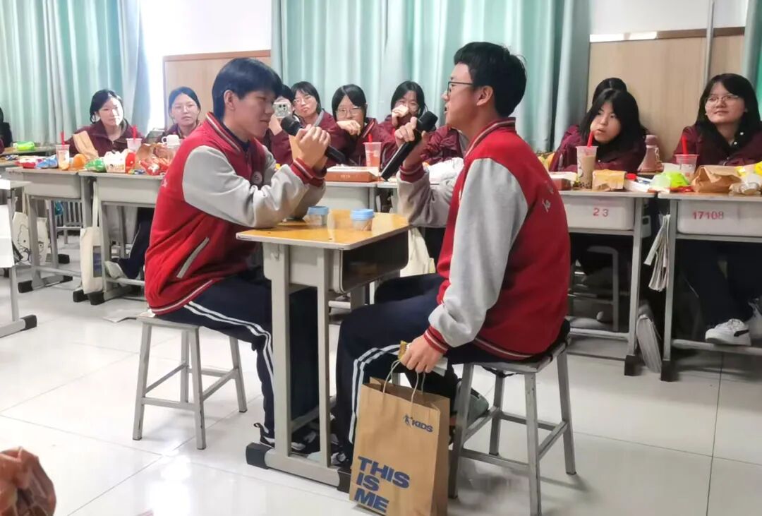 元旦狂欢，岁末教室里的诗与歌丨私立一中学生元旦联欢活动温情举行