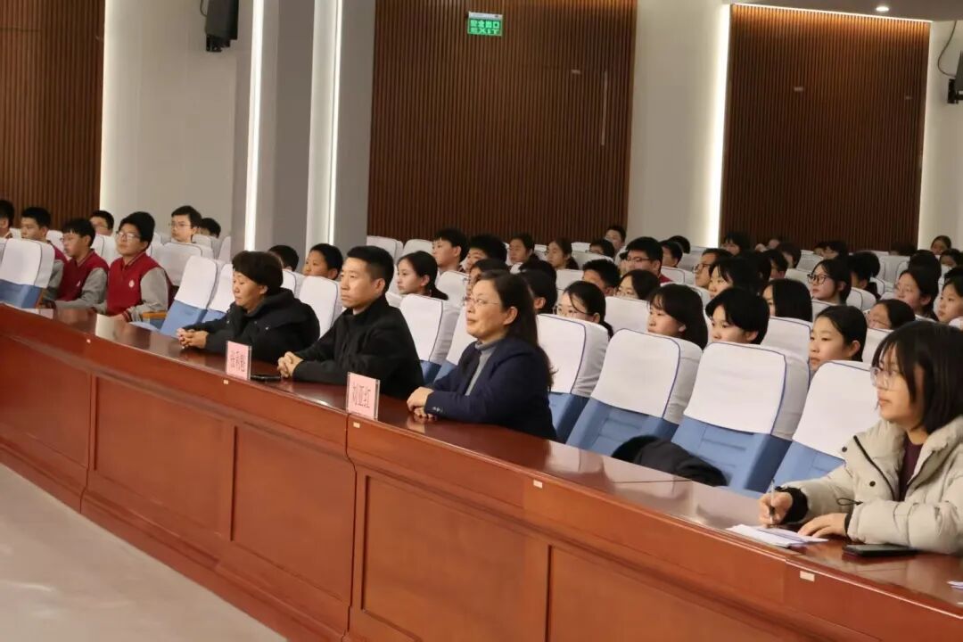 歌启青春生双翼,声聚班魂向未来 | 私立一中初中部七年级三风一训一歌展评