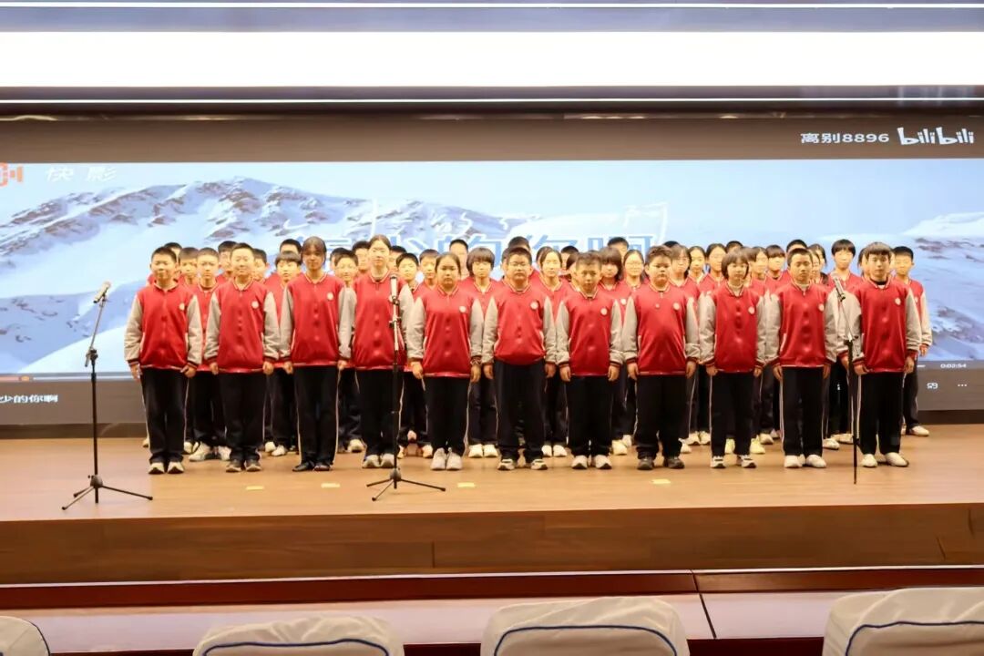 歌启青春生双翼,声聚班魂向未来 | 私立一中初中部七年级三风一训一歌展评