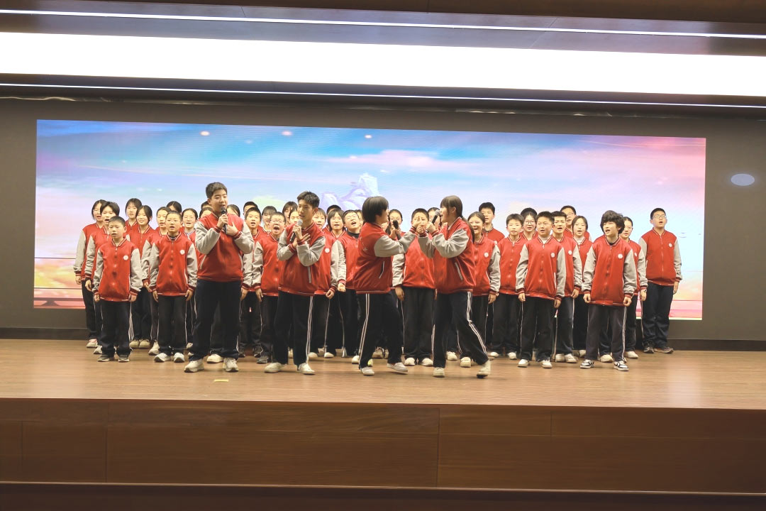 歌启青春生双翼,声聚班魂向未来 | 私立一中初中部七年级三风一训一歌展评