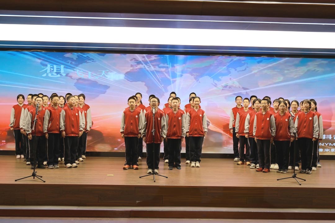 歌启青春生双翼,声聚班魂向未来 | 私立一中初中部七年级三风一训一歌展评