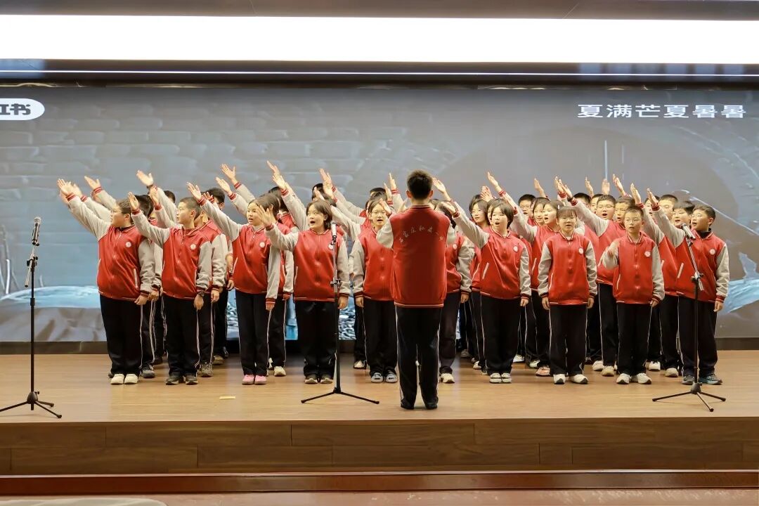 歌启青春生双翼,声聚班魂向未来 | 私立一中初中部七年级三风一训一歌展评