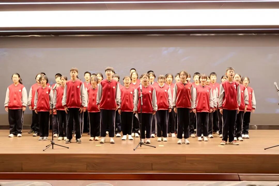 歌启青春生双翼,声聚班魂向未来 | 私立一中初中部七年级三风一训一歌展评