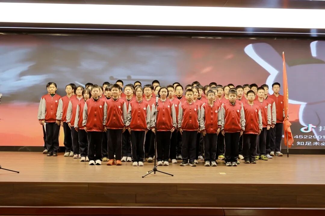 歌启青春生双翼,声聚班魂向未来 | 私立一中初中部七年级三风一训一歌展评