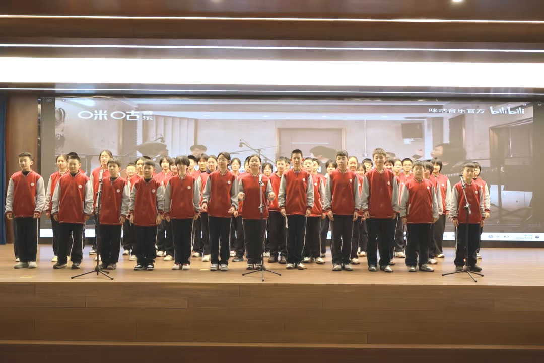 歌启青春生双翼,声聚班魂向未来 | 私立一中初中部七年级三风一训一歌展评