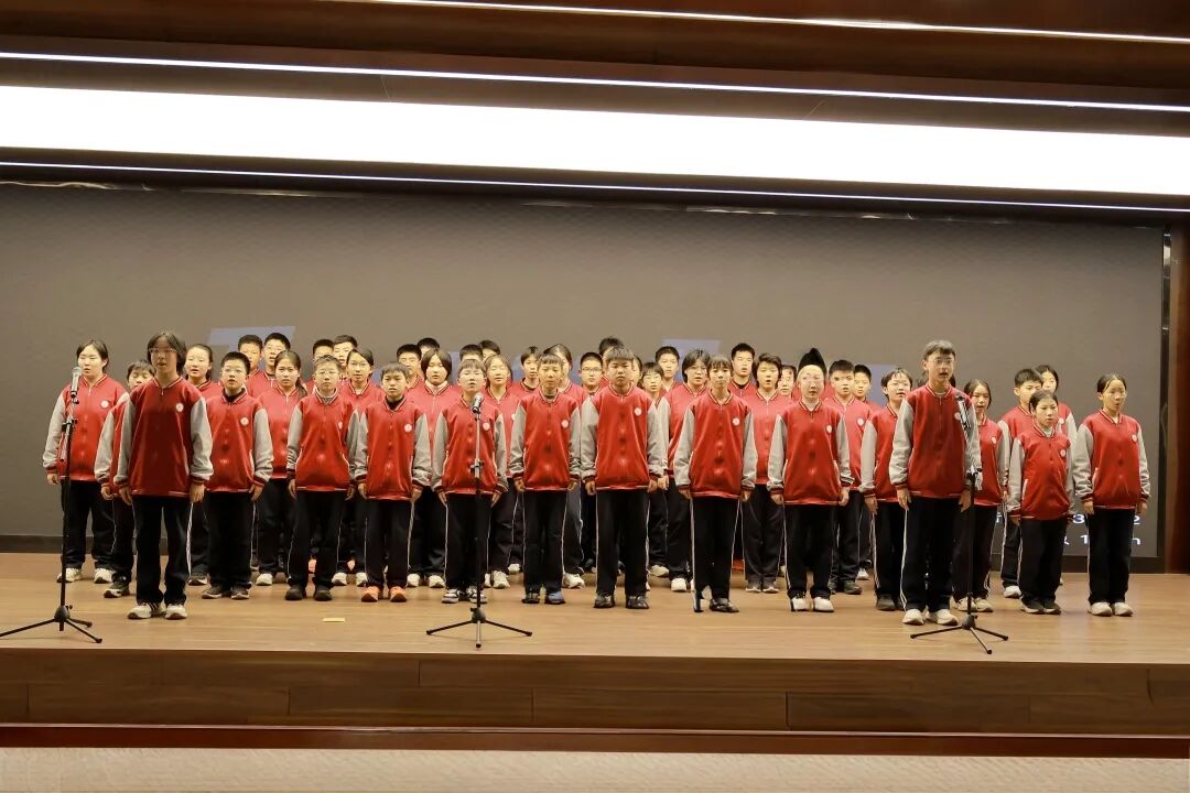 歌启青春生双翼,声聚班魂向未来 | 私立一中初中部七年级三风一训一歌展评