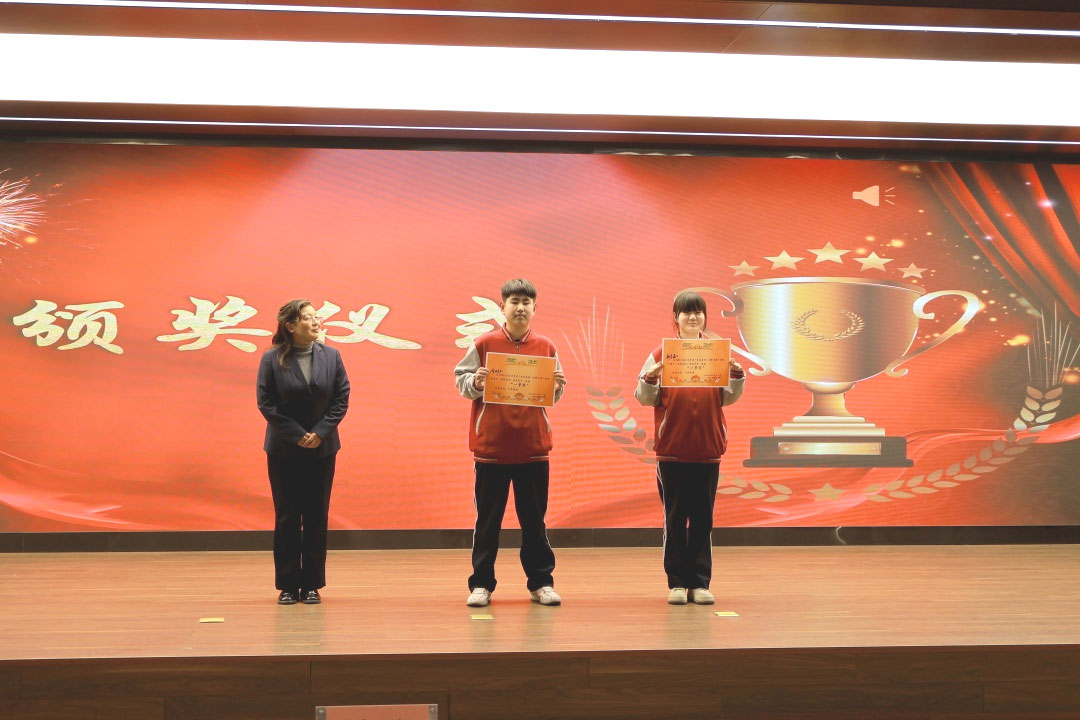 歌启青春生双翼,声聚班魂向未来 | 私立一中初中部七年级三风一训一歌展评