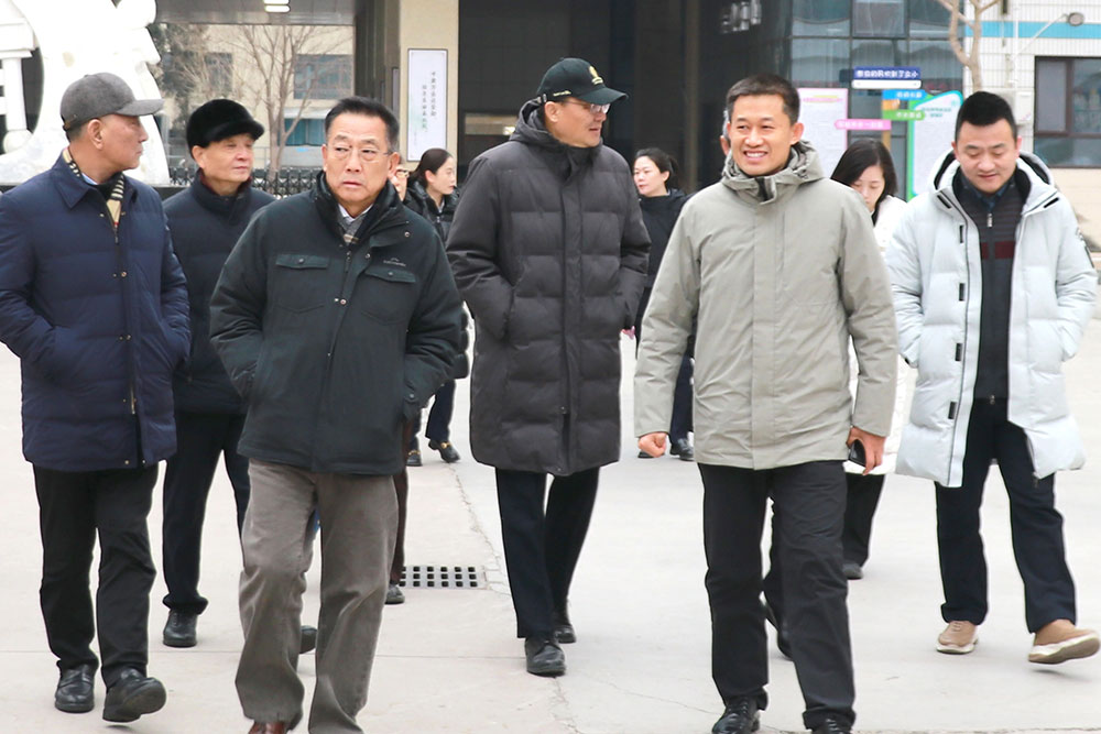 中国民办教育协会、中国教育国际交流协会领导及专家一行莅临私立一中调研指导