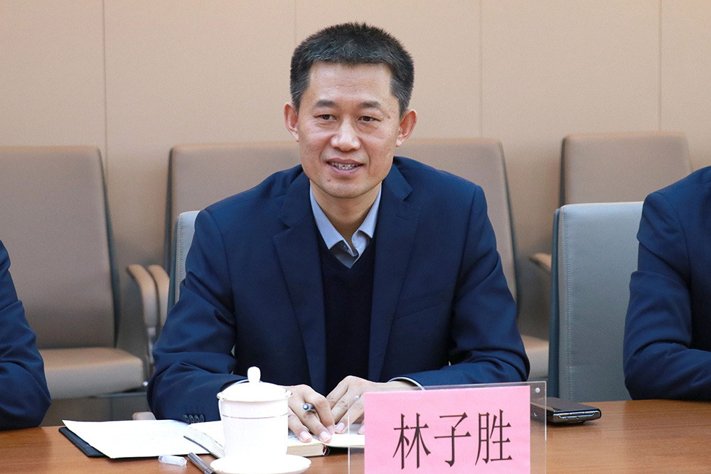 中国民办教育协会、中国教育国际交流协会领导及专家一行莅临私立一中调研指导