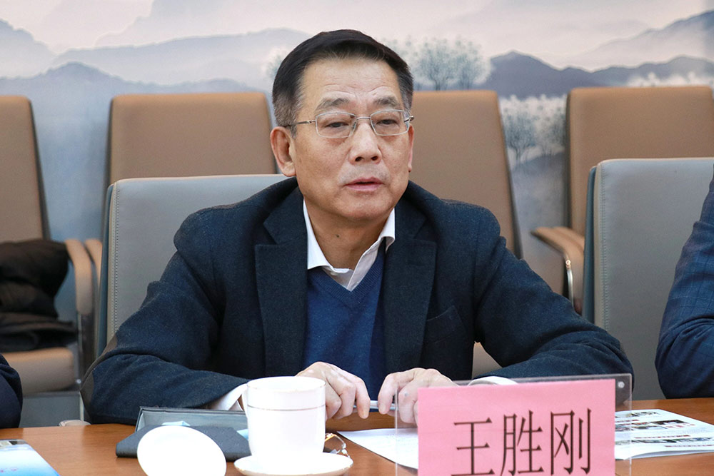 中国民办教育协会、中国教育国际交流协会领导及专家一行莅临私立一中调研指导