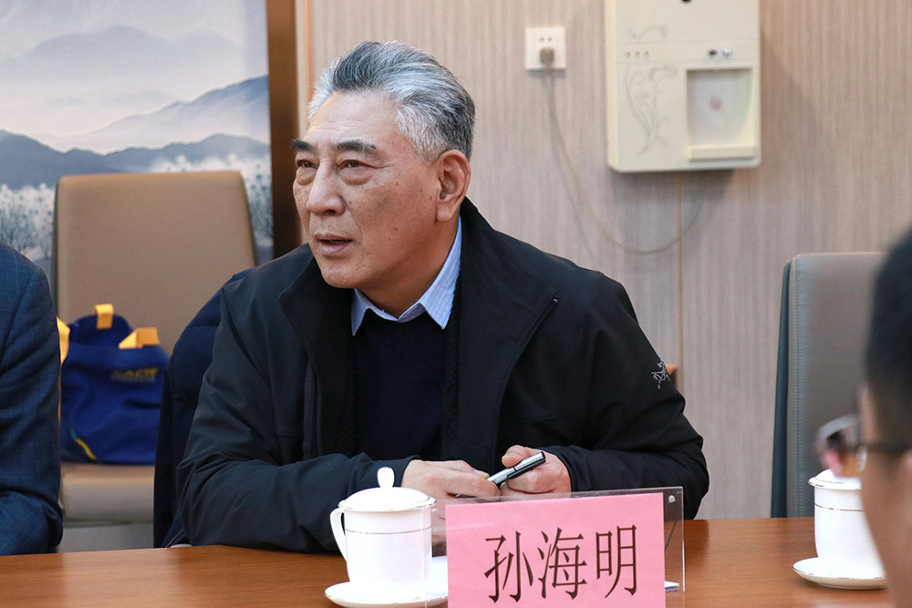 中国民办教育协会、中国教育国际交流协会领导及专家一行莅临私立一中调研指导