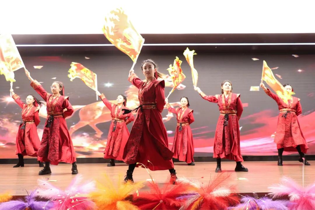 万马奔腾  共创辉煌丨石家庄私立一中教育集团2026年会盛典圆满举行