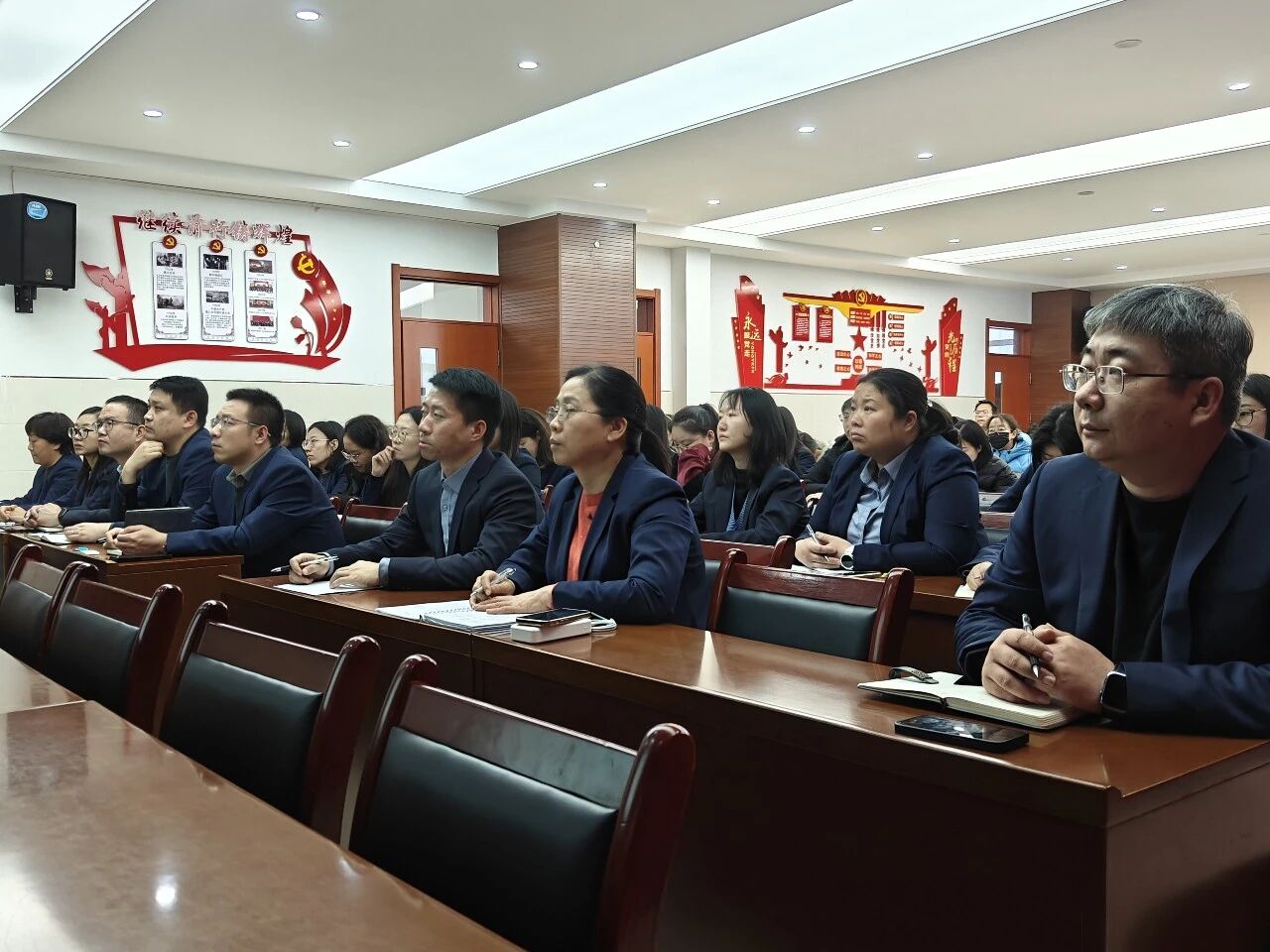 春雪满校园，匠心迎少年｜致敬每一位为开学护航的教育人