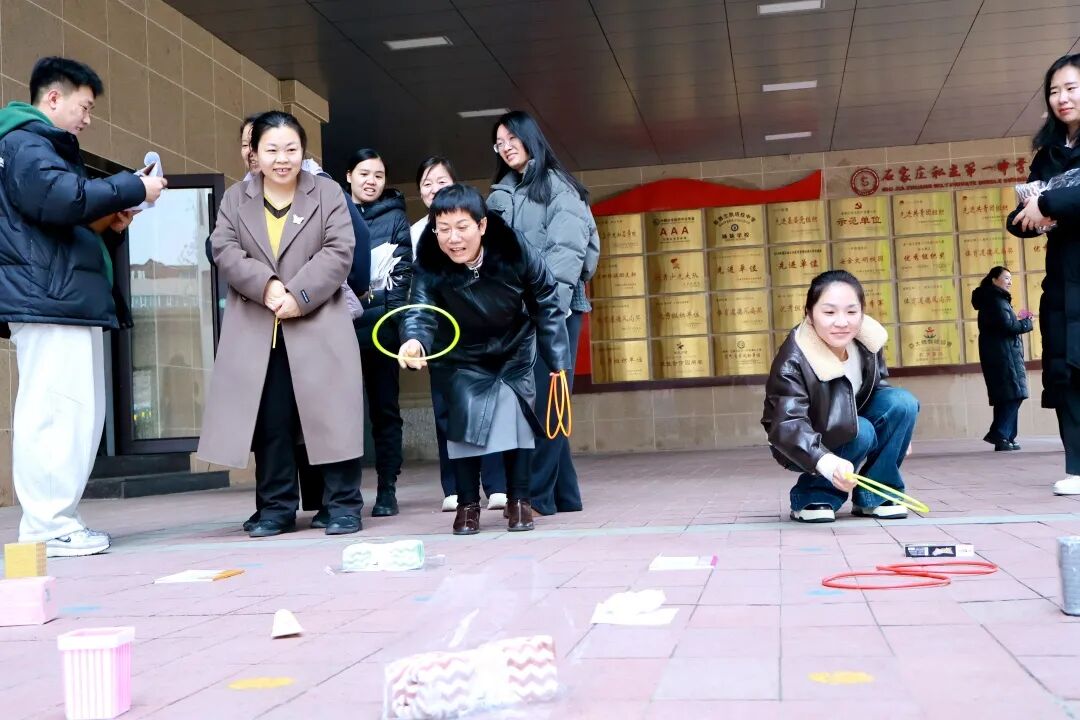 巾帼绽芳华，暖聚校园情 | 石家庄私立一中初中部致敬每一位了不起的“她”