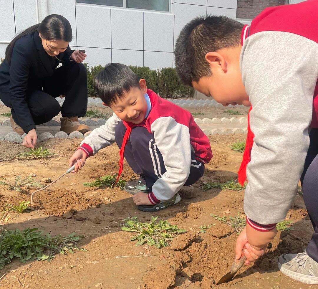 【立小 • 课程】不负春光 为绿充“植”｜立小种植园正式开园啦~