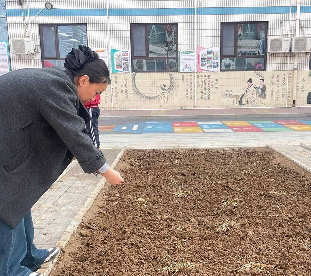 【立小 • 课程】不负春光 为绿充“植”｜立小种植园正式开园啦~