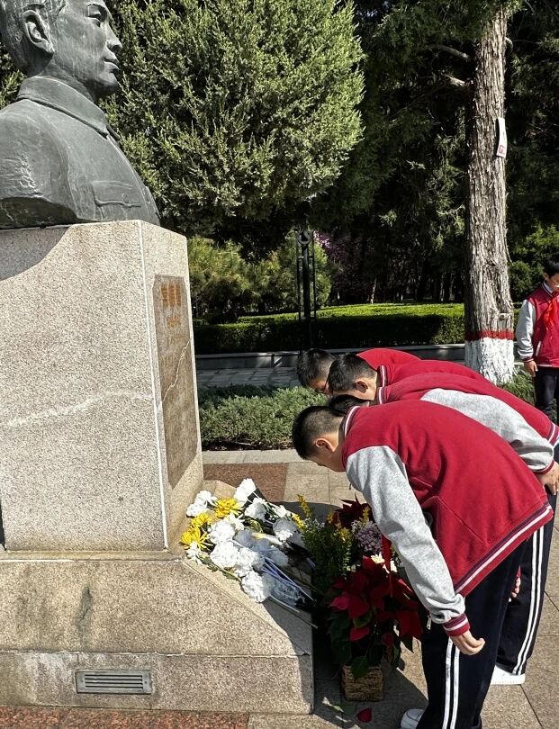 【立小 • 思政】缅怀先烈志 传承英雄魂｜少先队清明节主题活动