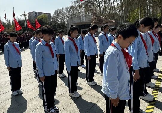 【立小 • 思政】缅怀先烈志 传承英雄魂｜少先队清明节主题活动