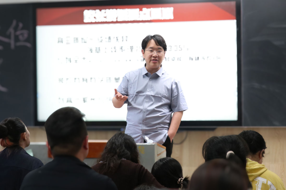 以爱之名 共赴成长丨私立一中圆满召开高一、高三年级家长会